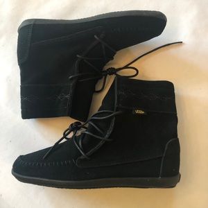 Vans new Maraka boot women’s size 7